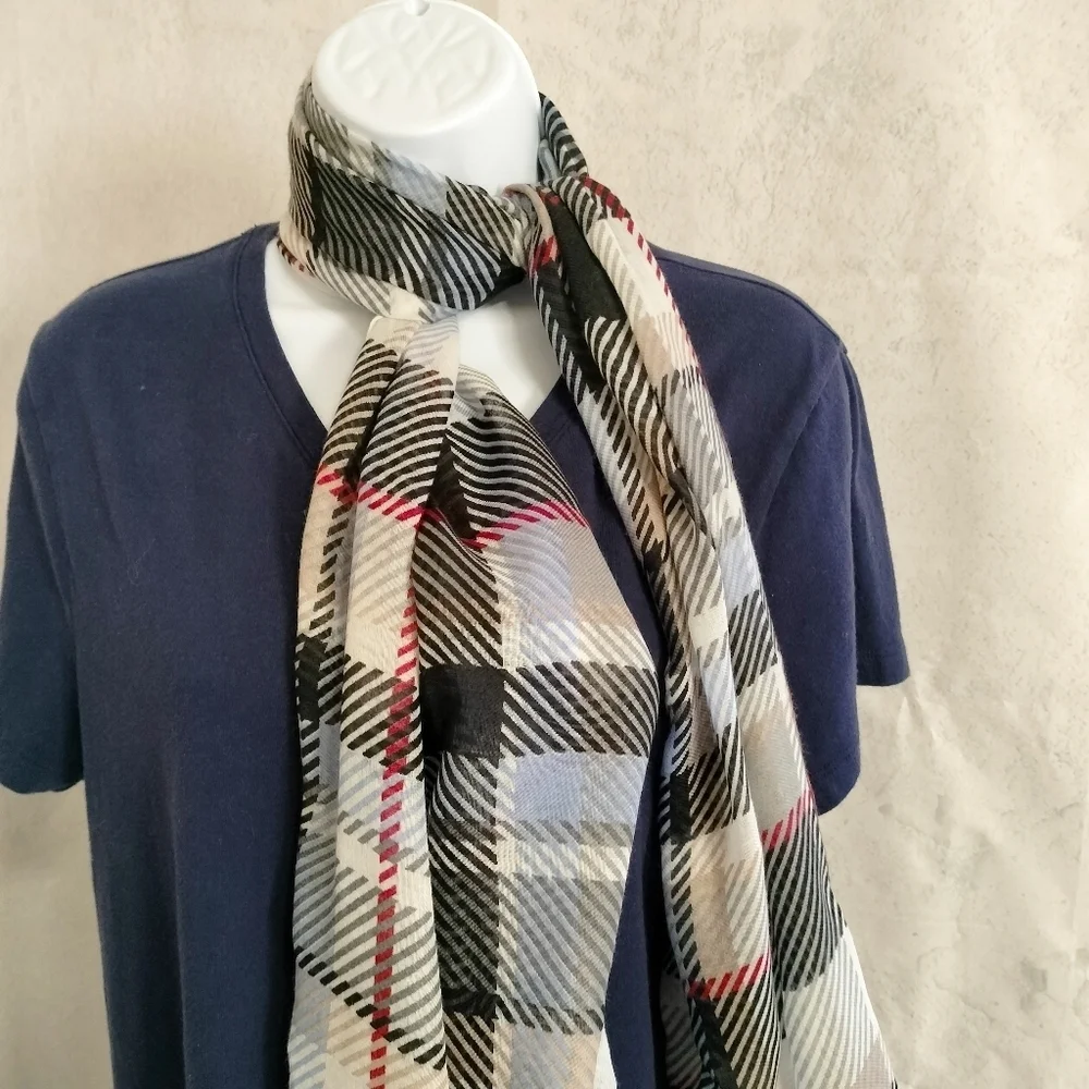 NWT Vera Bradley Scarf Rectangle Oblong Perfectly Plaid Tassel